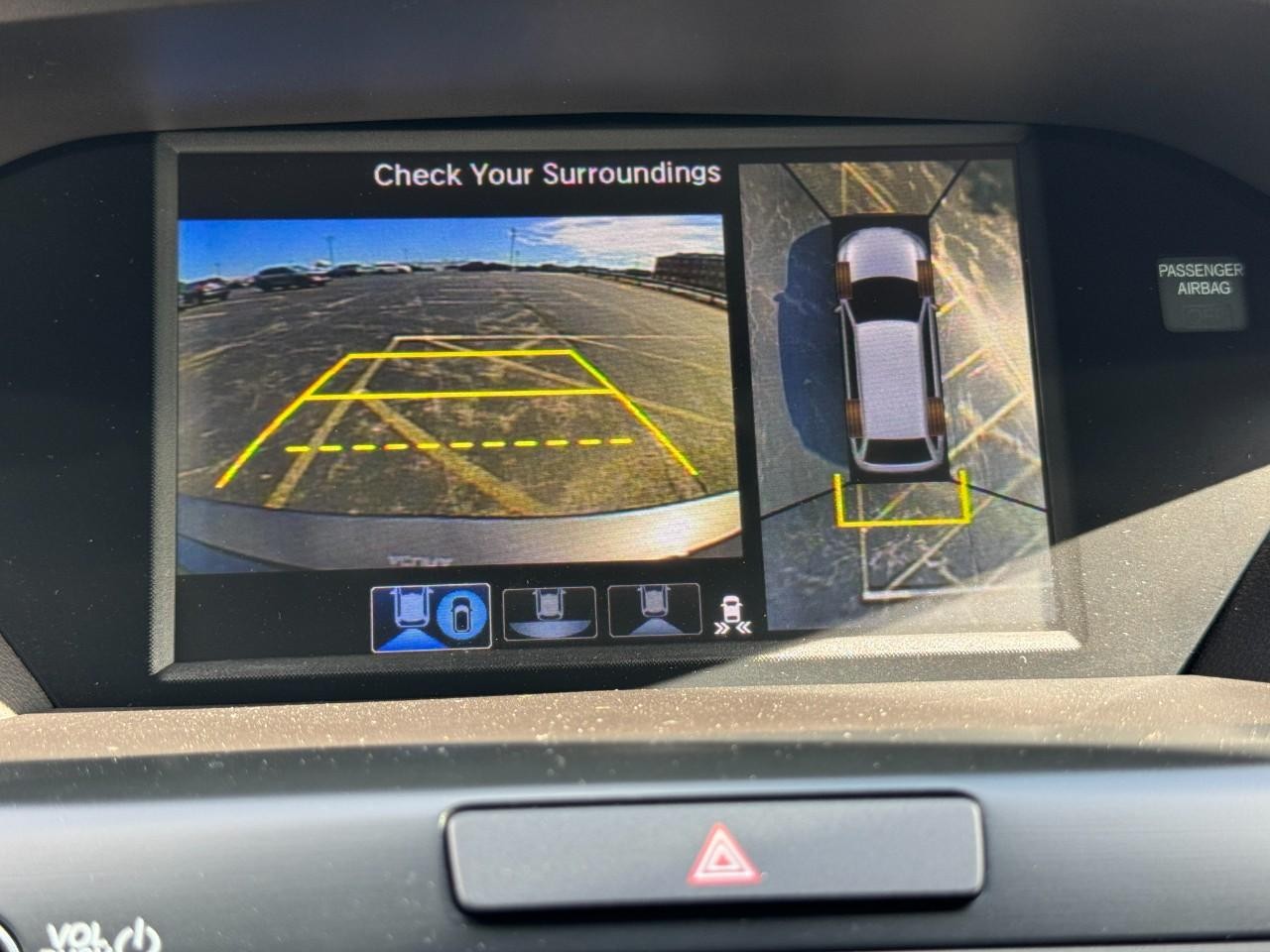 Acura MDX Vehicle Full-screen Gallery Image 26