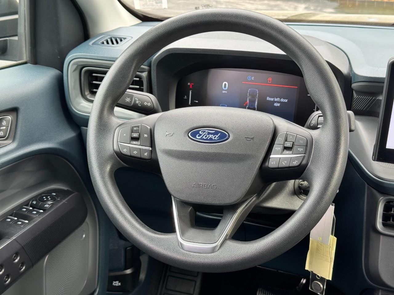 Ford Maverick Vehicle Full-screen Gallery Image 13