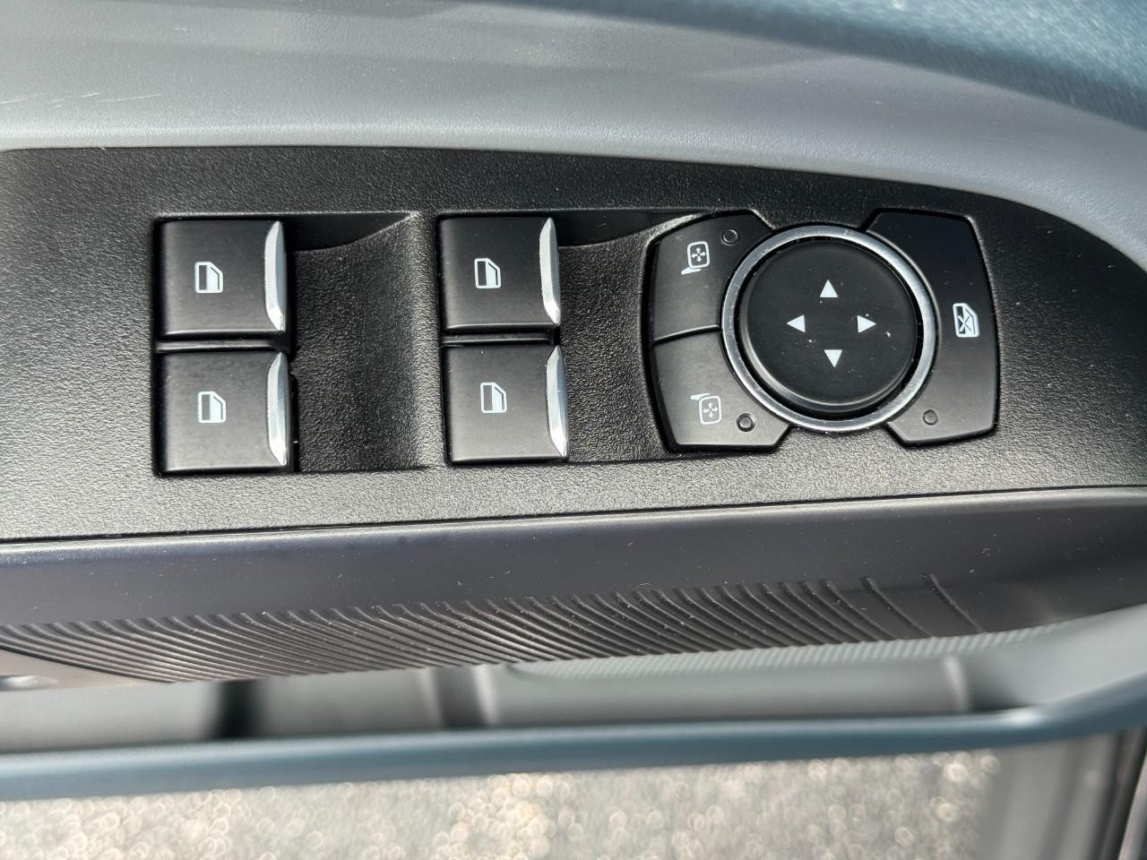 Ford Maverick Vehicle Full-screen Gallery Image 18