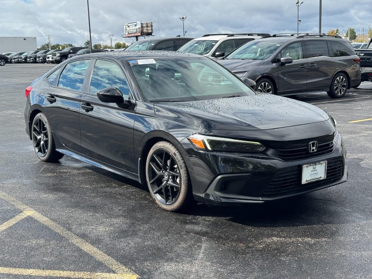 Honda Civic Sedan Vehicle Full-screen Gallery Image 02