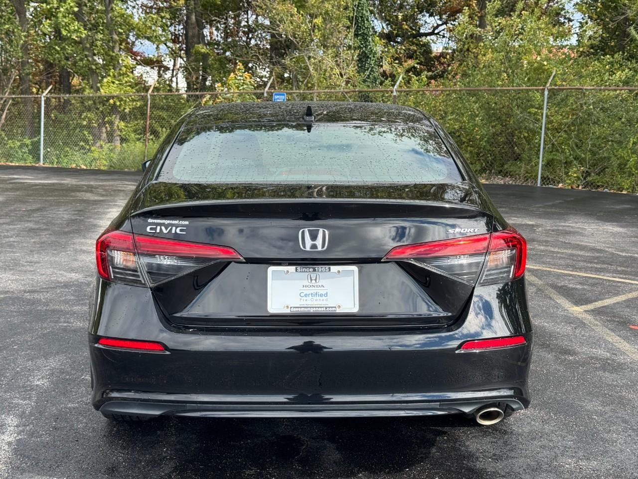 Honda Civic Sedan Vehicle Full-screen Gallery Image 07