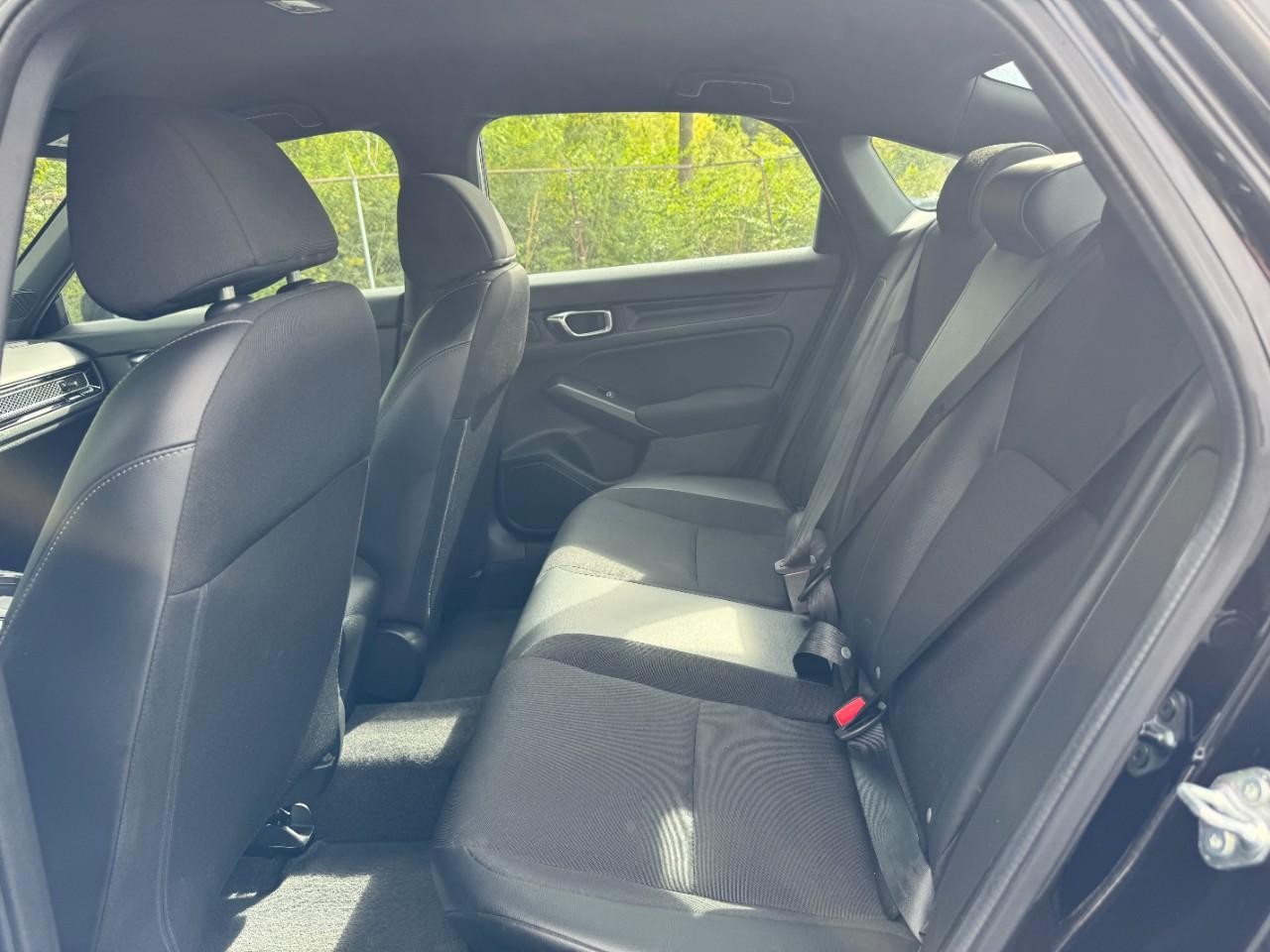 Honda Civic Sedan Vehicle Full-screen Gallery Image 12