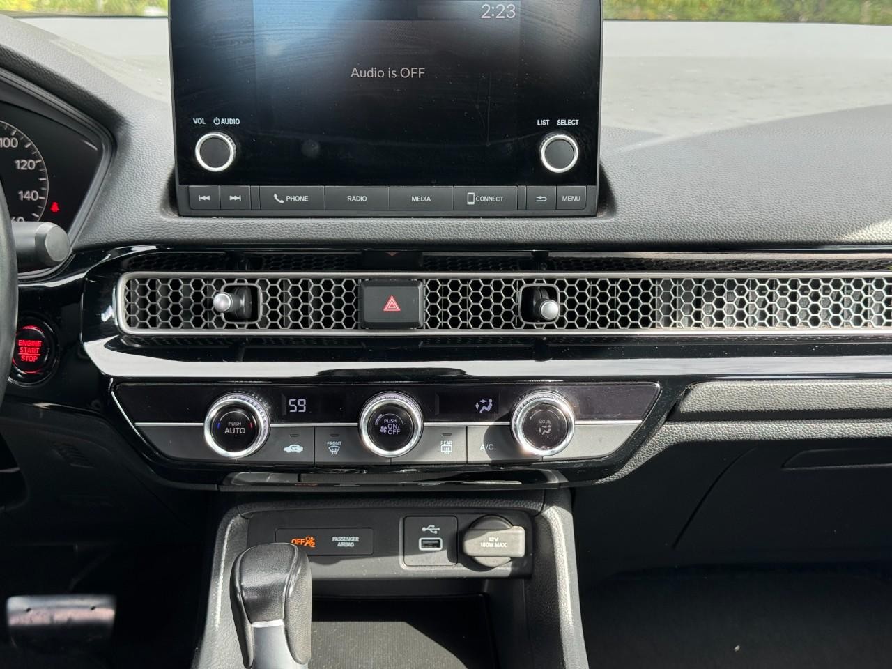 Honda Civic Sedan Vehicle Full-screen Gallery Image 15