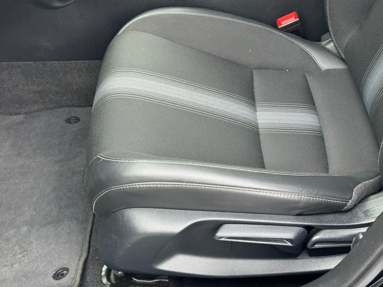 Honda Civic Sedan Vehicle Full-screen Gallery Image 18