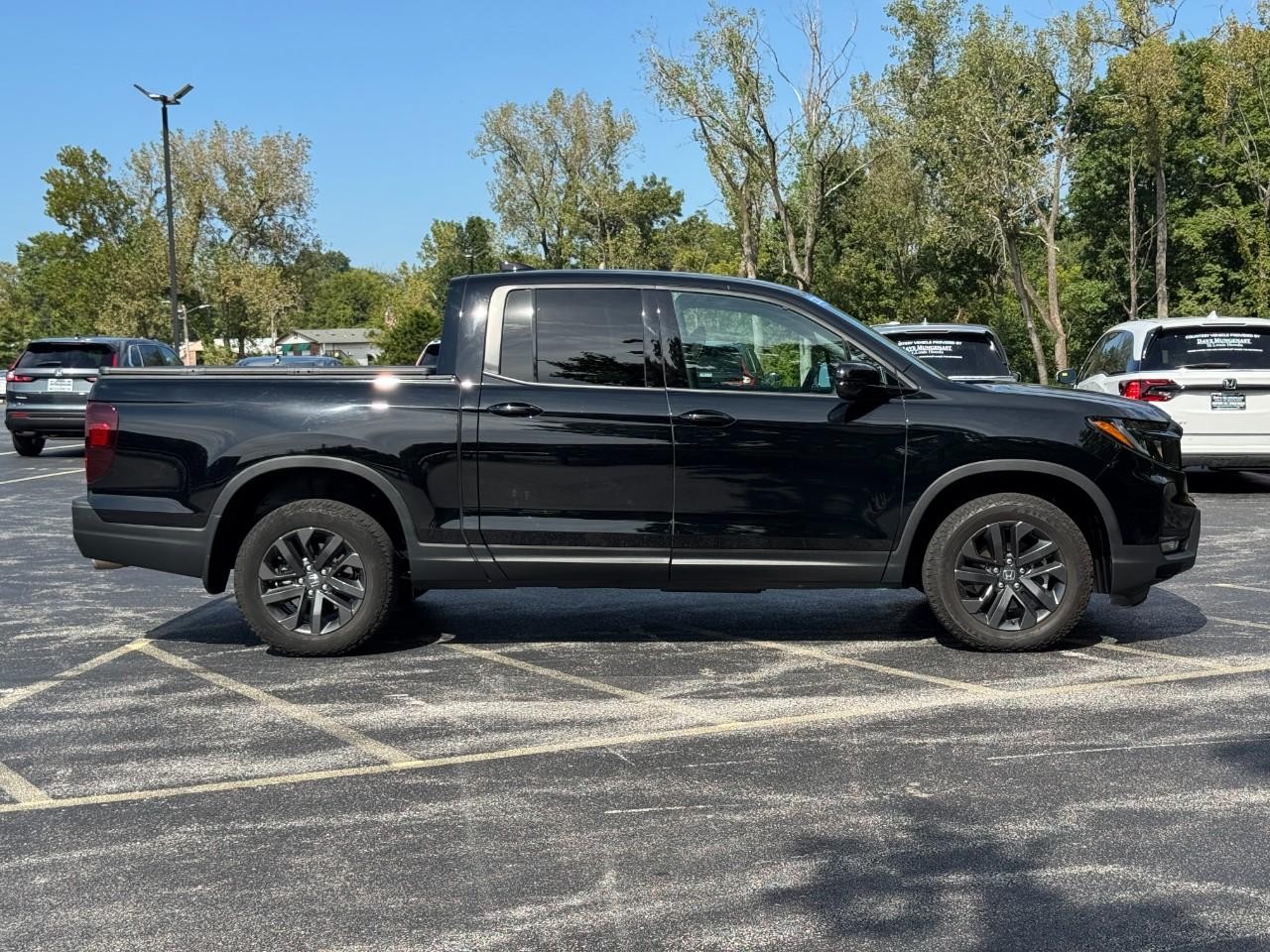 Honda Ridgeline Vehicle Full-screen Gallery Image 03