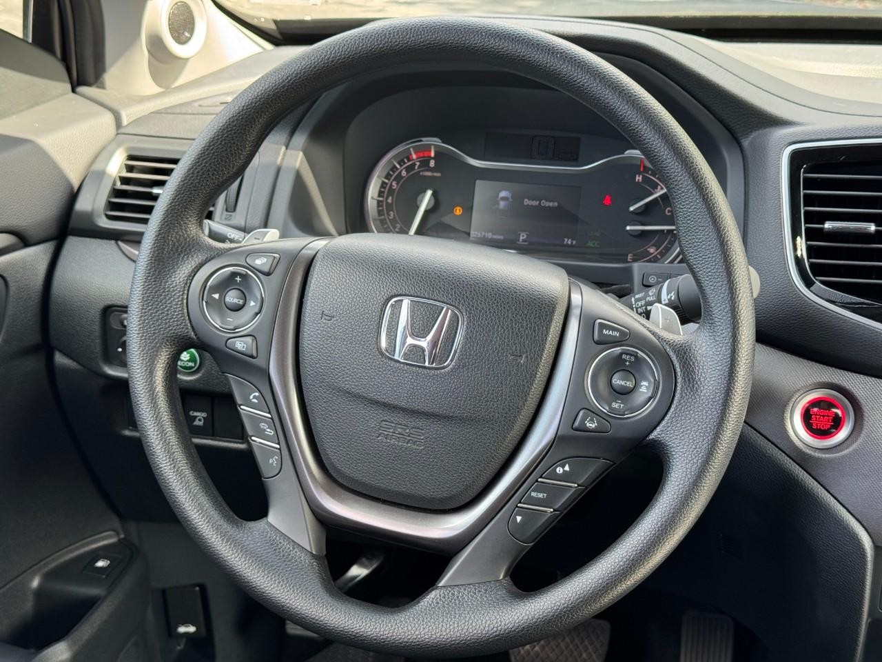 Honda Ridgeline Vehicle Full-screen Gallery Image 14