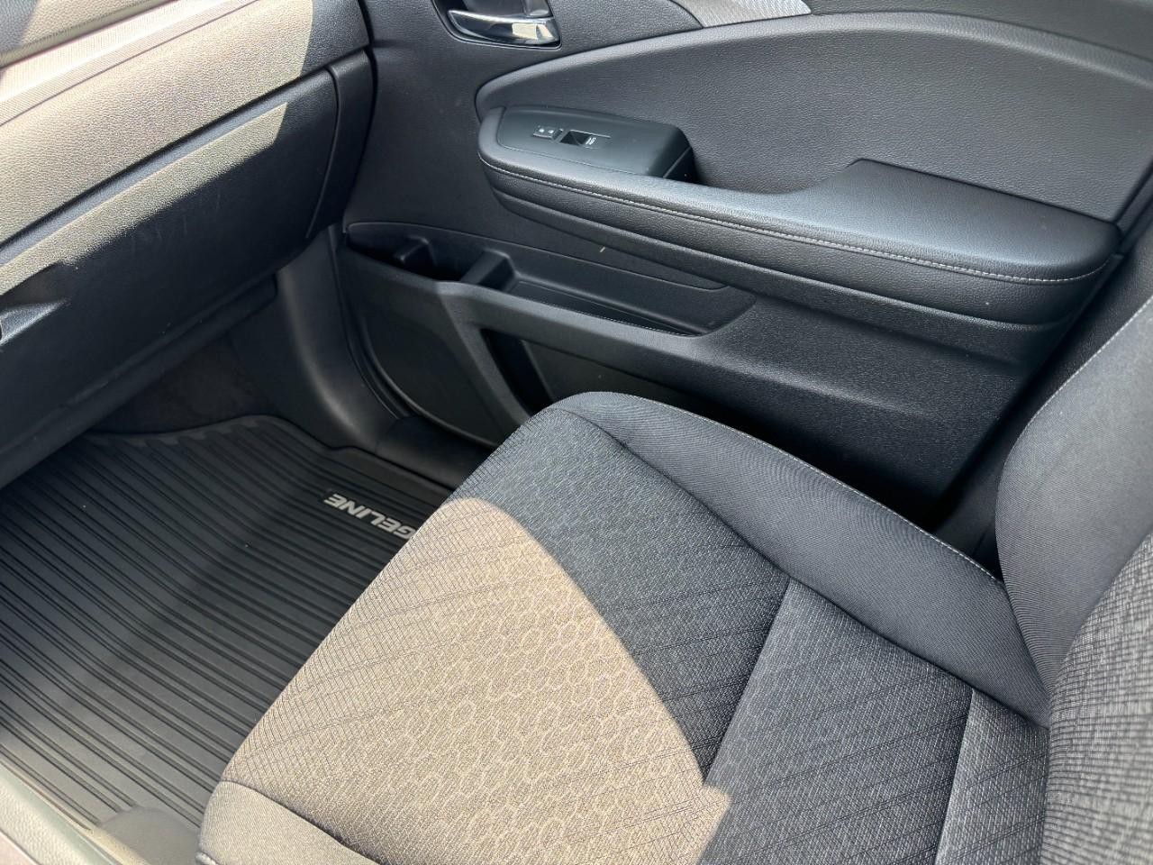 Honda Ridgeline Vehicle Full-screen Gallery Image 17