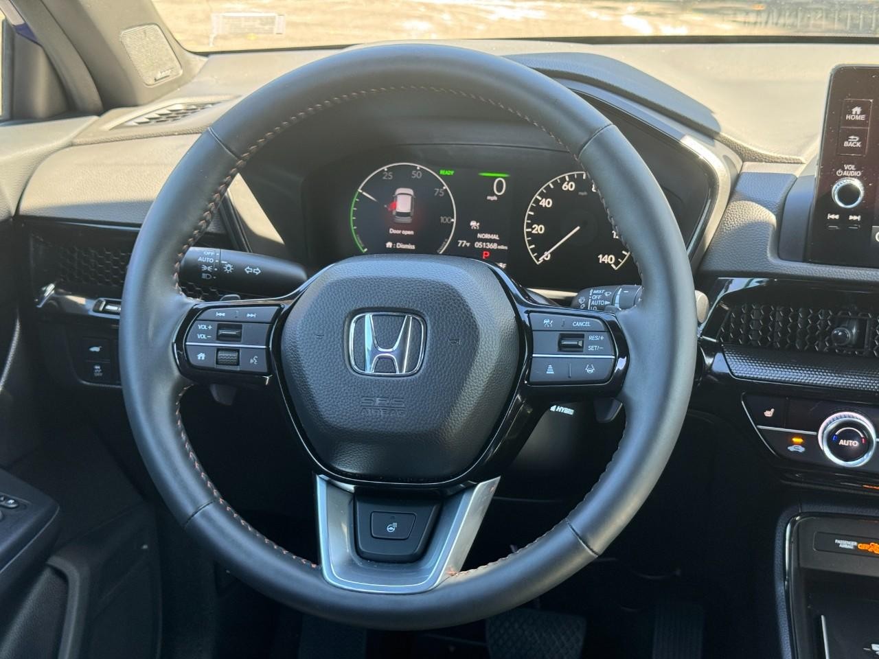 Honda CR-V Hybrid Vehicle Full-screen Gallery Image 14