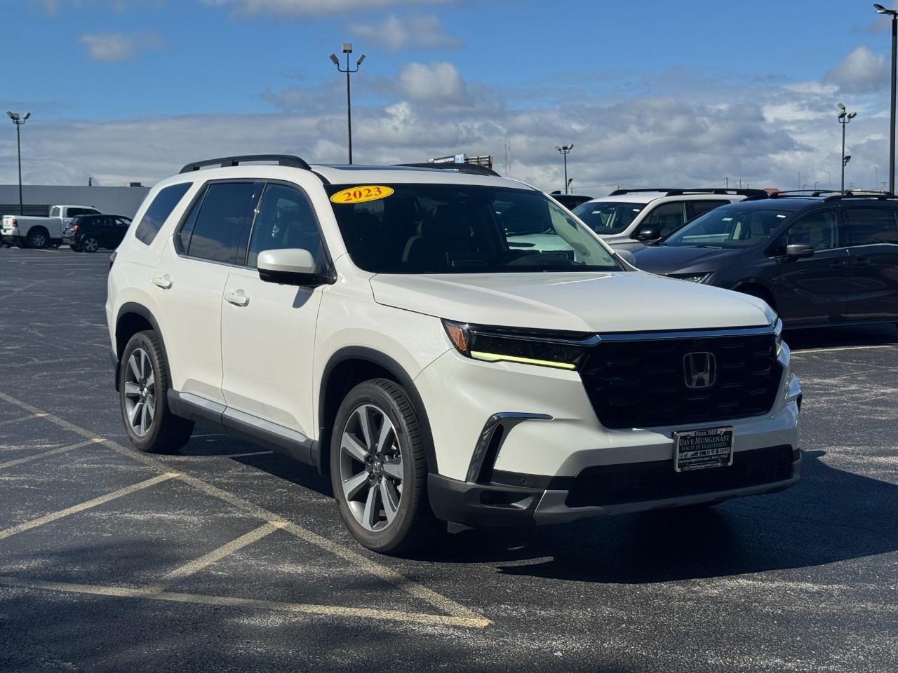 Honda Pilot Vehicle Full-screen Gallery Image 02