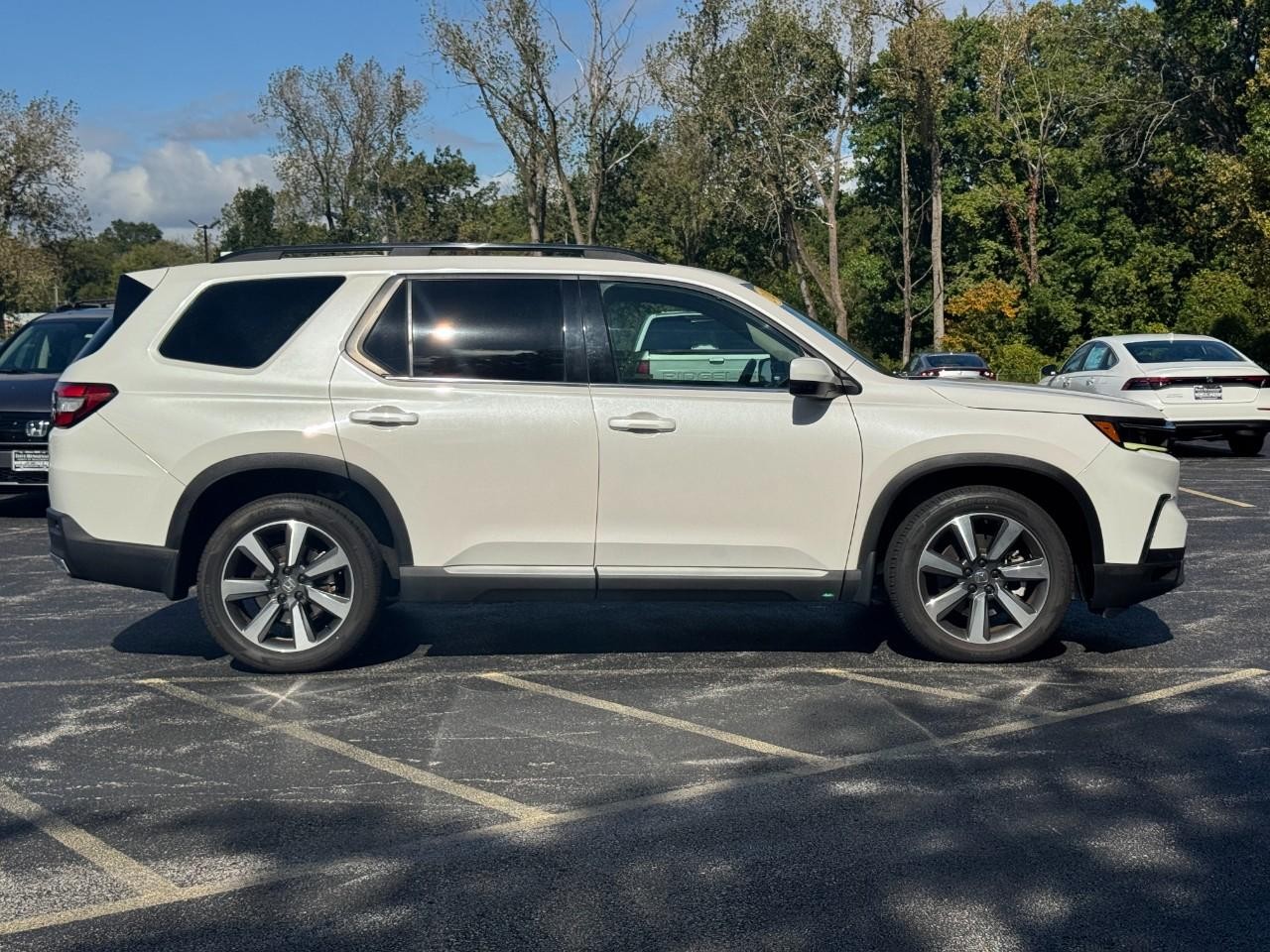 Honda Pilot Vehicle Full-screen Gallery Image 03