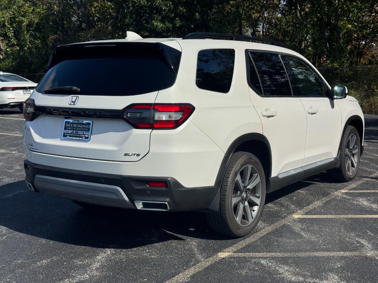 Honda Pilot Vehicle Full-screen Gallery Image 04