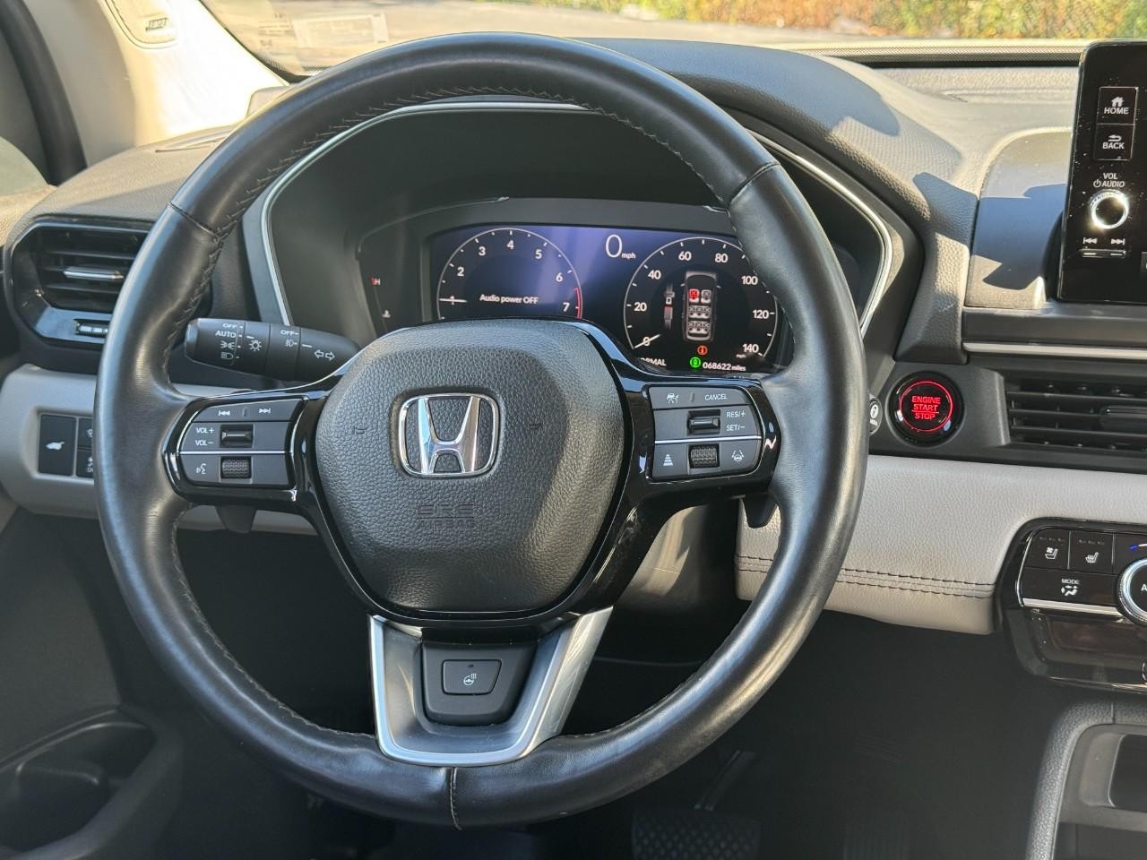 Honda Pilot Vehicle Full-screen Gallery Image 15
