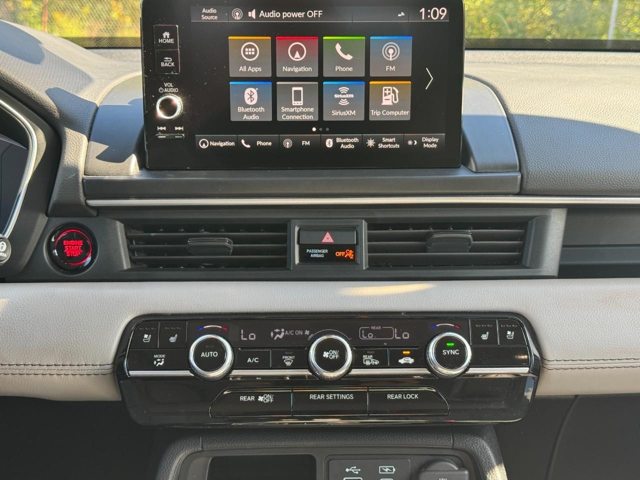 Honda Pilot Vehicle Full-screen Gallery Image 16