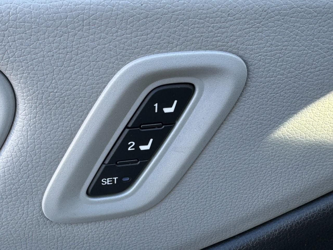 Honda Pilot Vehicle Full-screen Gallery Image 21