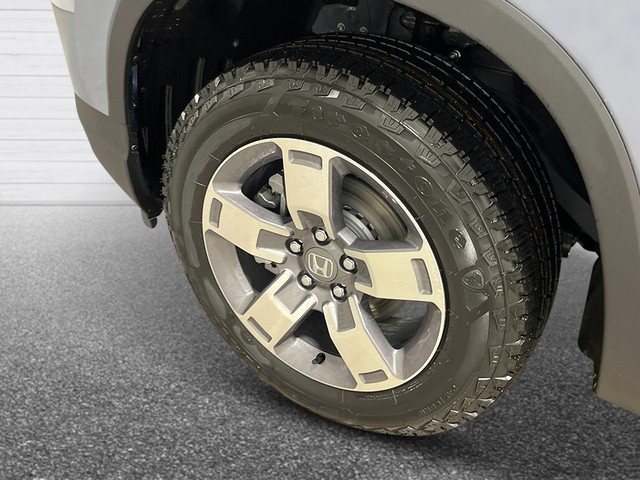 Honda Ridgeline Vehicle Full-screen Gallery Image 12