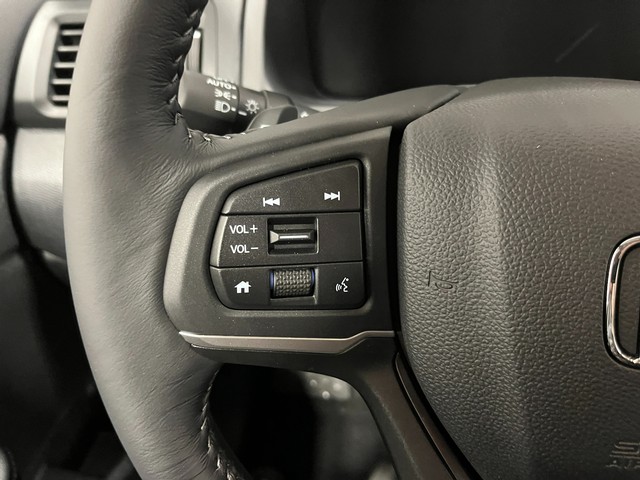 Honda Ridgeline Vehicle Full-screen Gallery Image 17