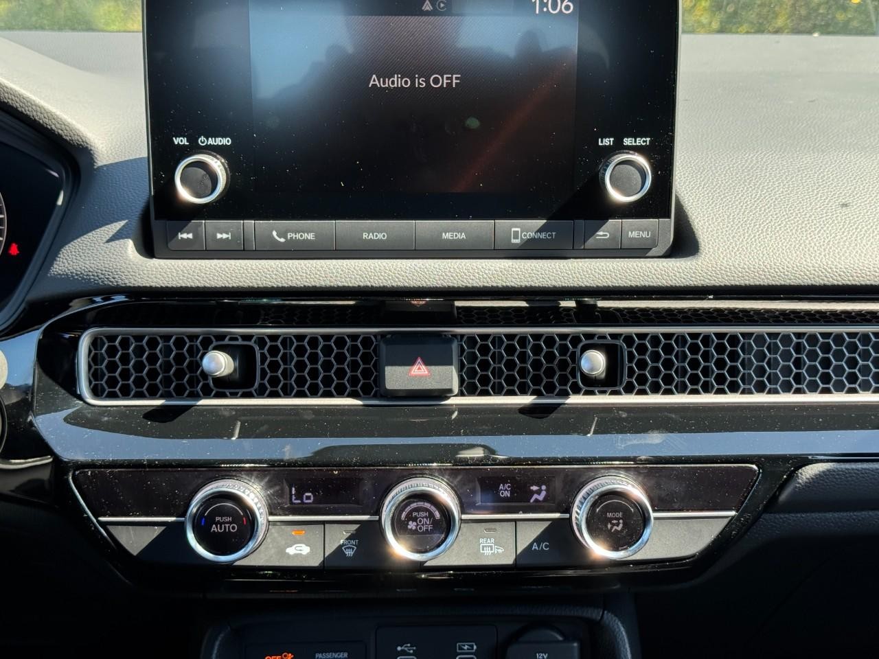 Honda Civic Hatchback Vehicle Full-screen Gallery Image 15