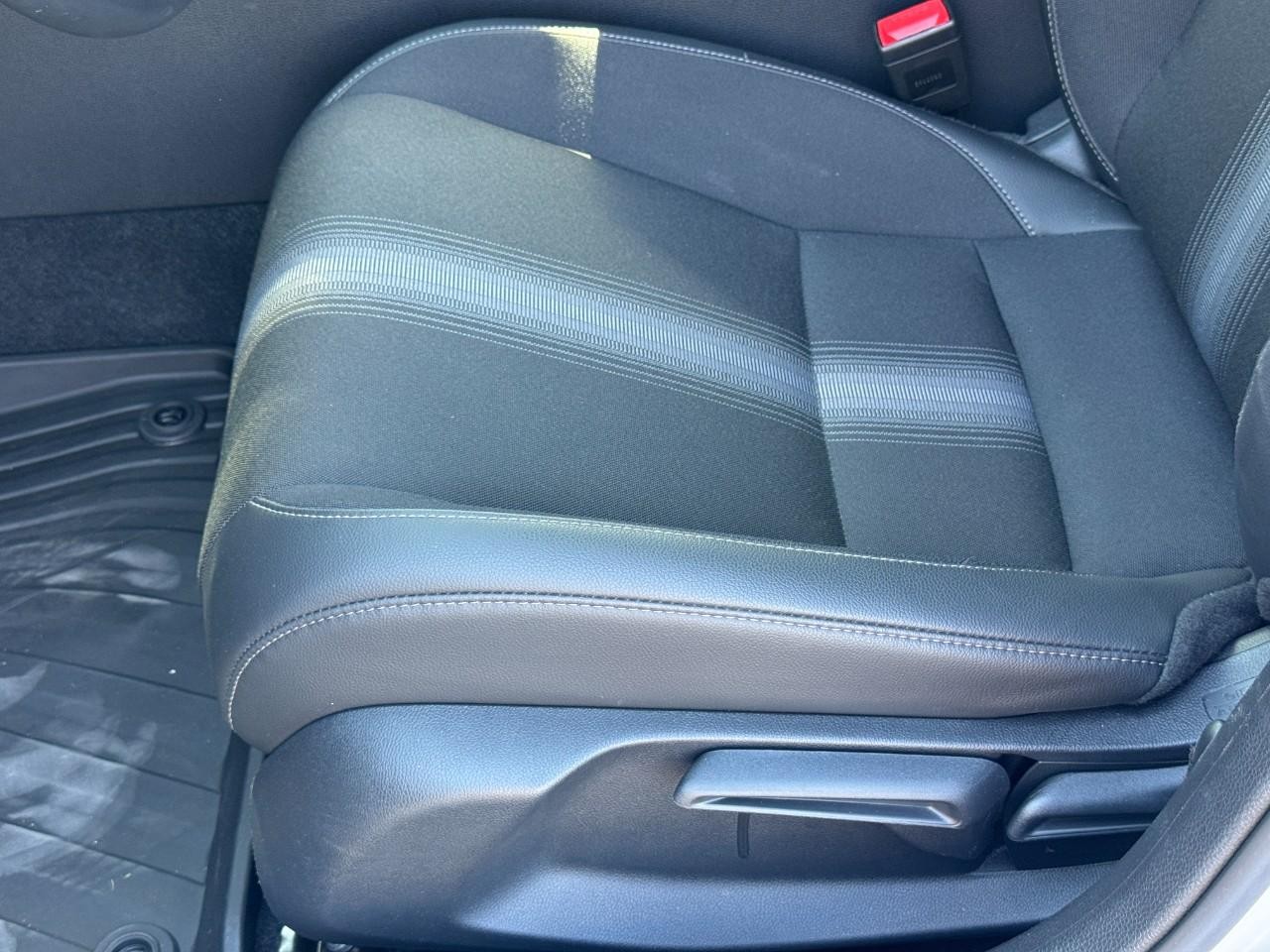 Honda Civic Hatchback Vehicle Full-screen Gallery Image 18