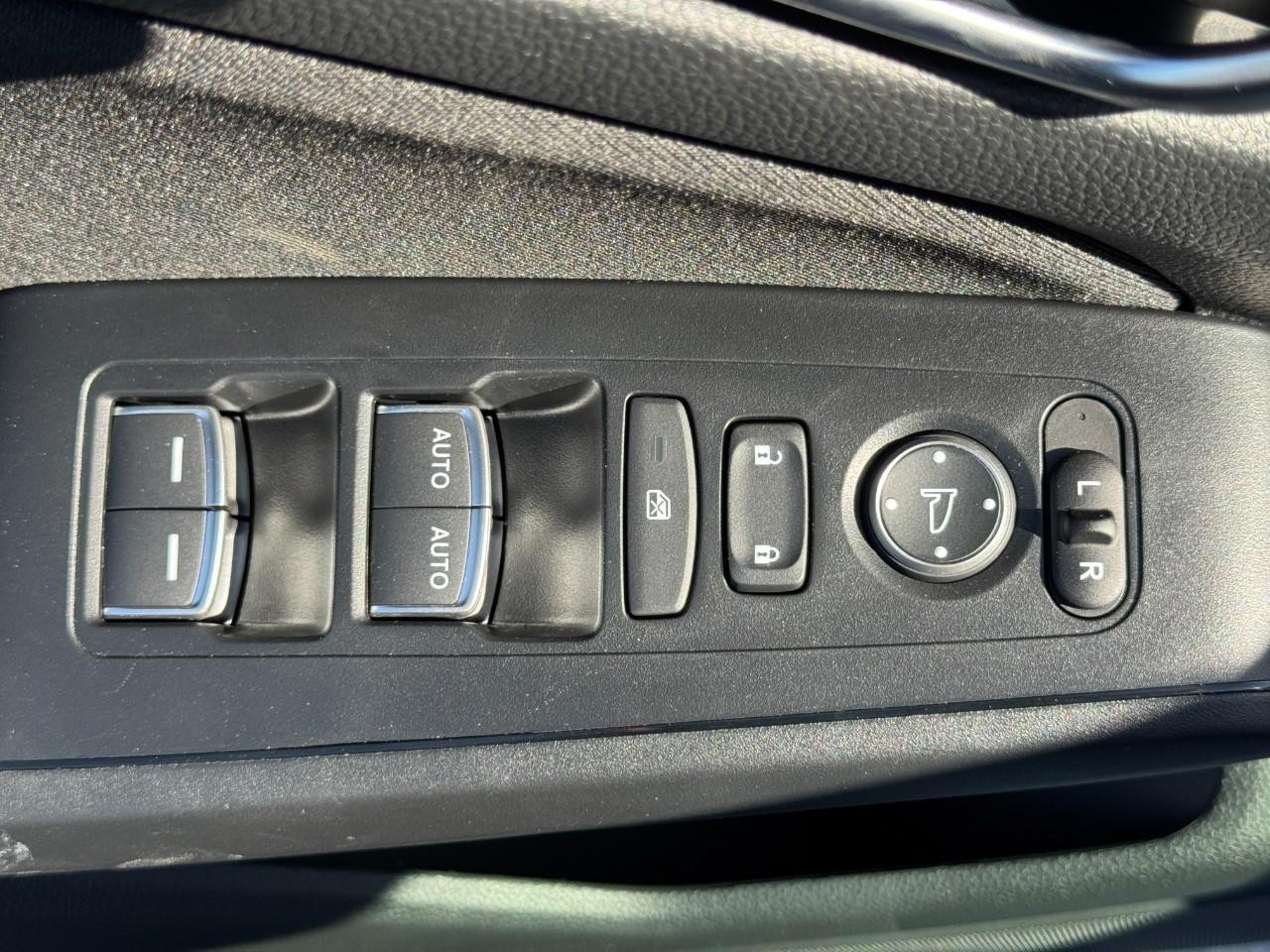 Honda Civic Hatchback Vehicle Full-screen Gallery Image 19
