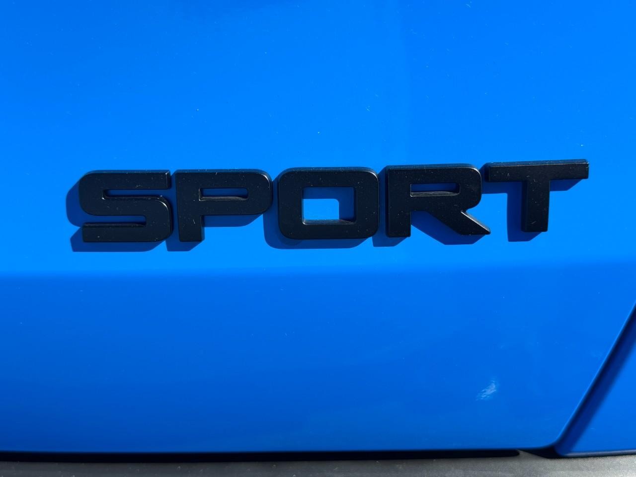 Honda HR-V Vehicle Full-screen Gallery Image 05
