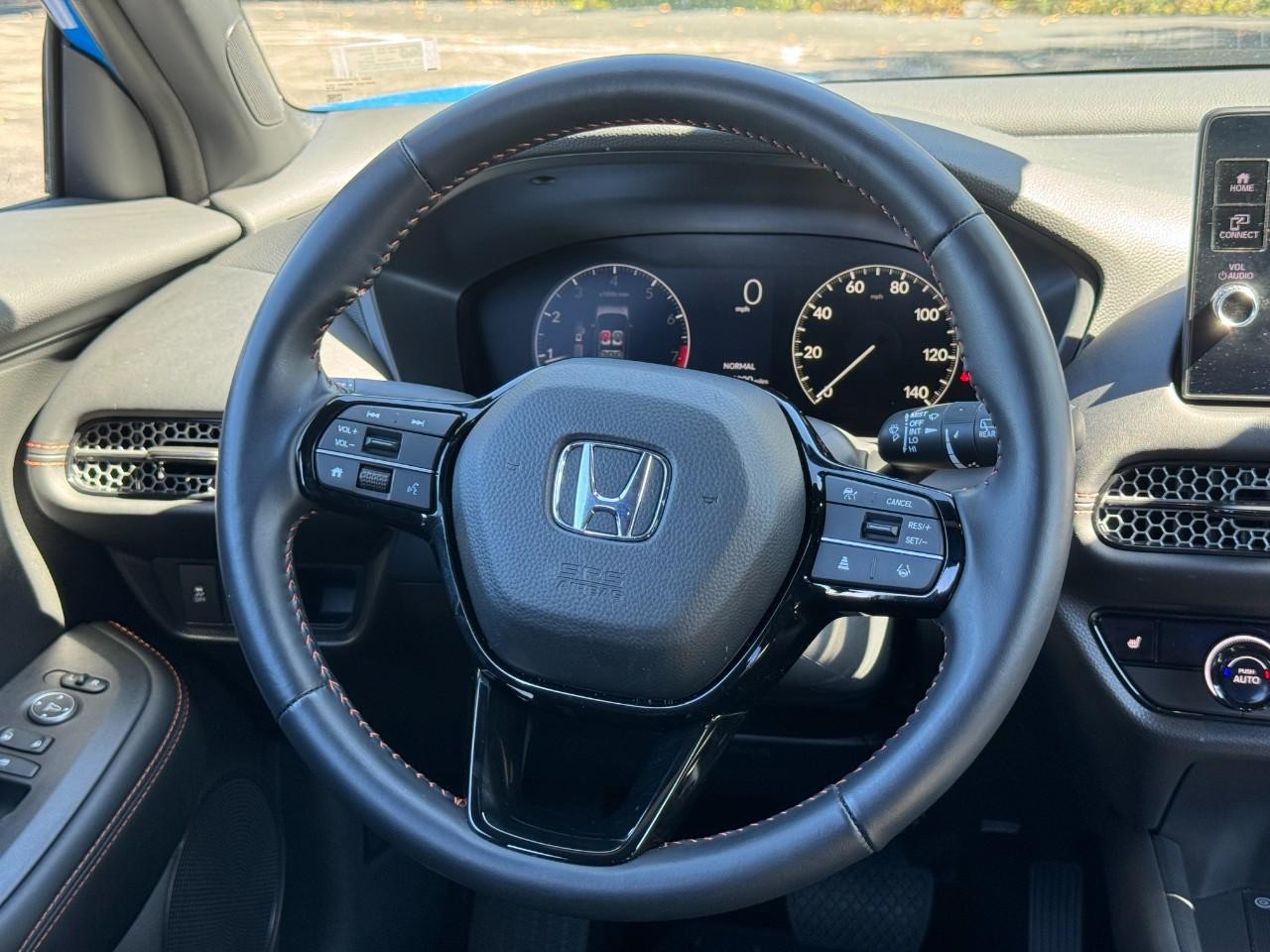 Honda HR-V Vehicle Full-screen Gallery Image 14
