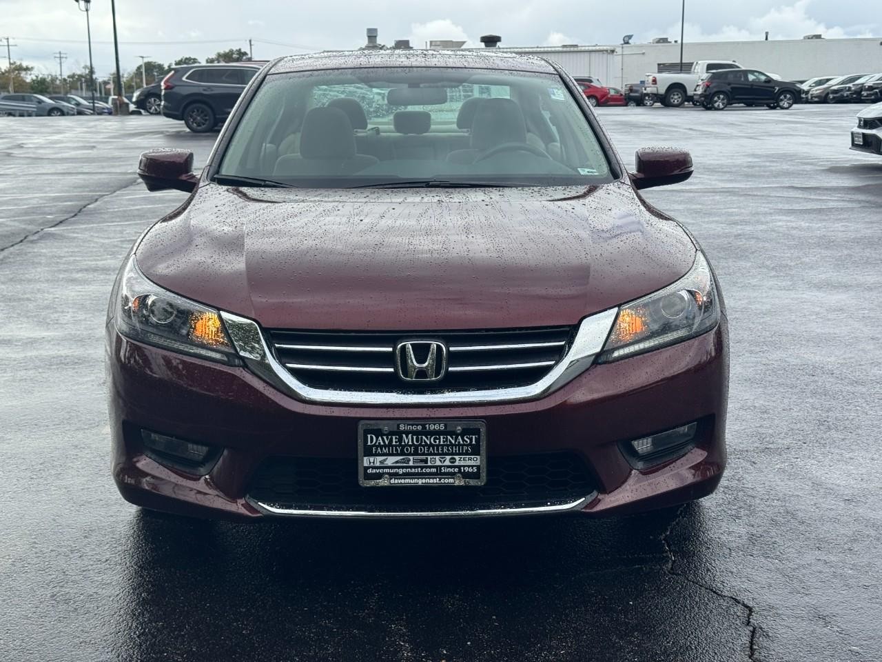 Honda Accord Sedan Vehicle Full-screen Gallery Image 10