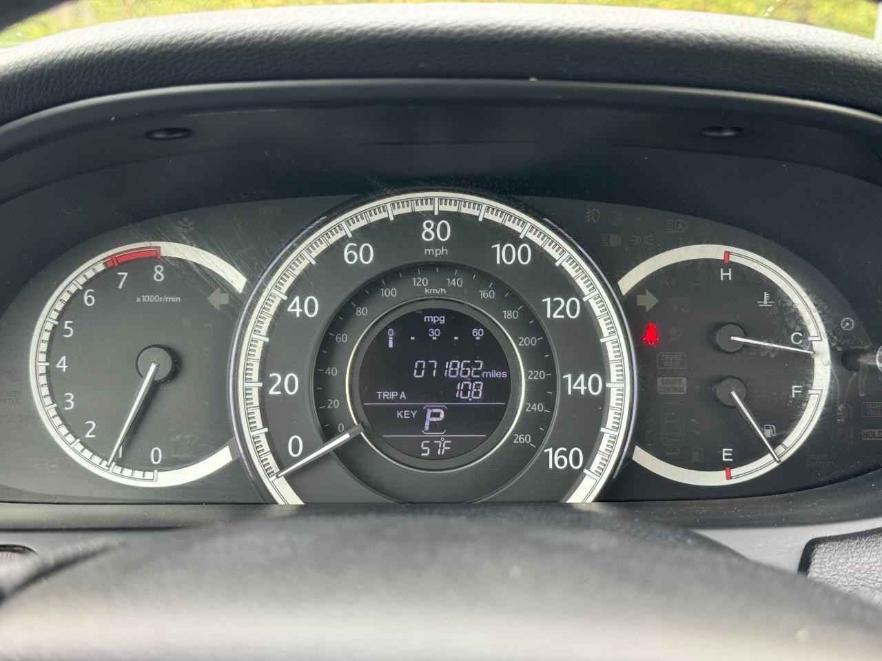 Honda Accord Sedan Vehicle Full-screen Gallery Image 21