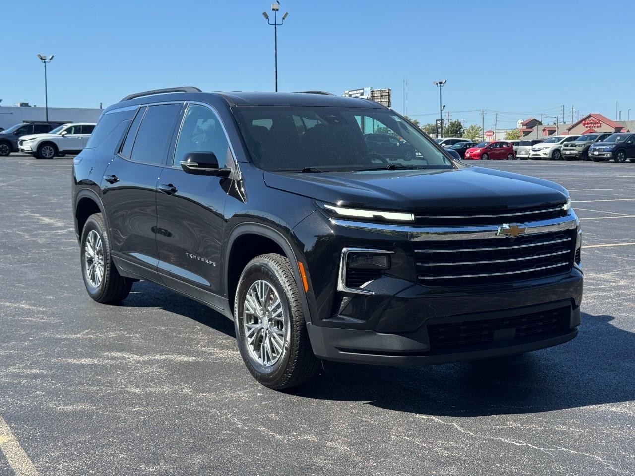 Chevrolet Traverse Vehicle Full-screen Gallery Image 02