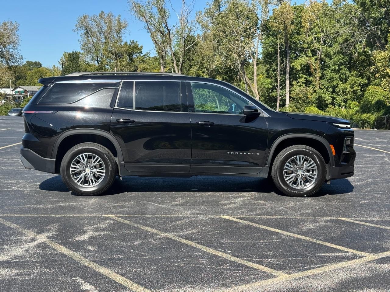 Chevrolet Traverse Vehicle Full-screen Gallery Image 03