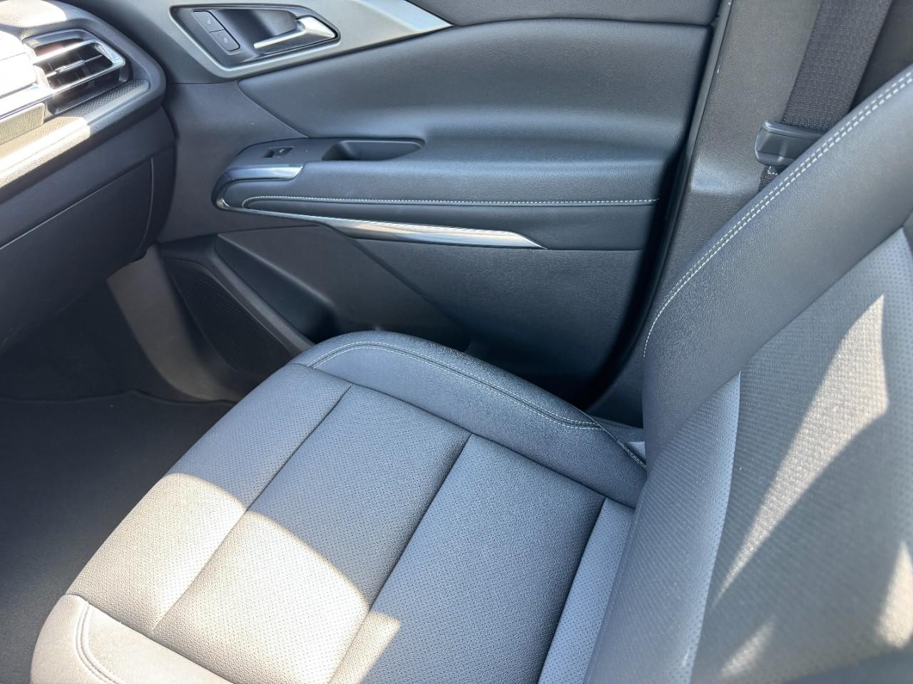 Chevrolet Traverse Vehicle Full-screen Gallery Image 16