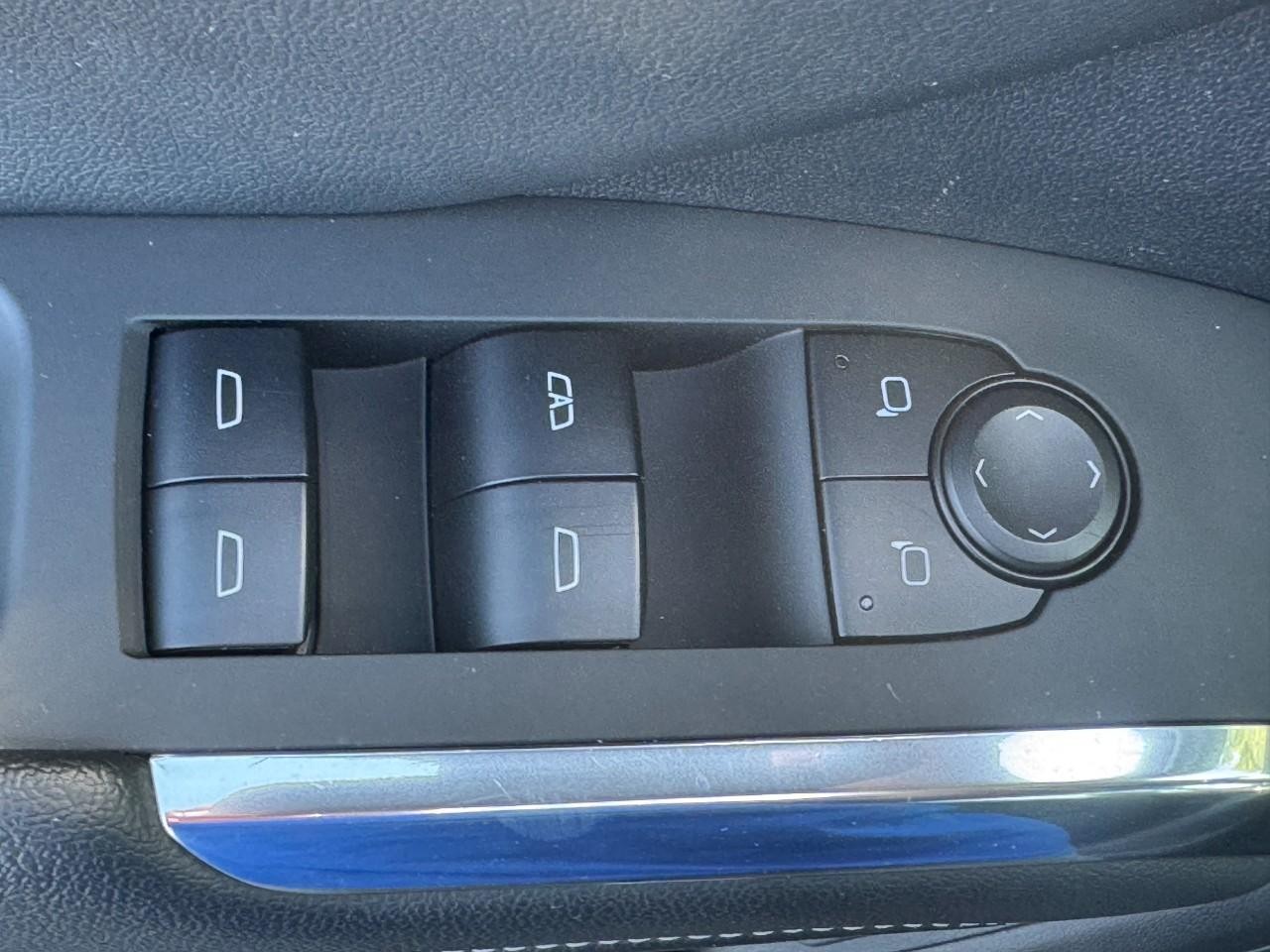 Chevrolet Traverse Vehicle Full-screen Gallery Image 18