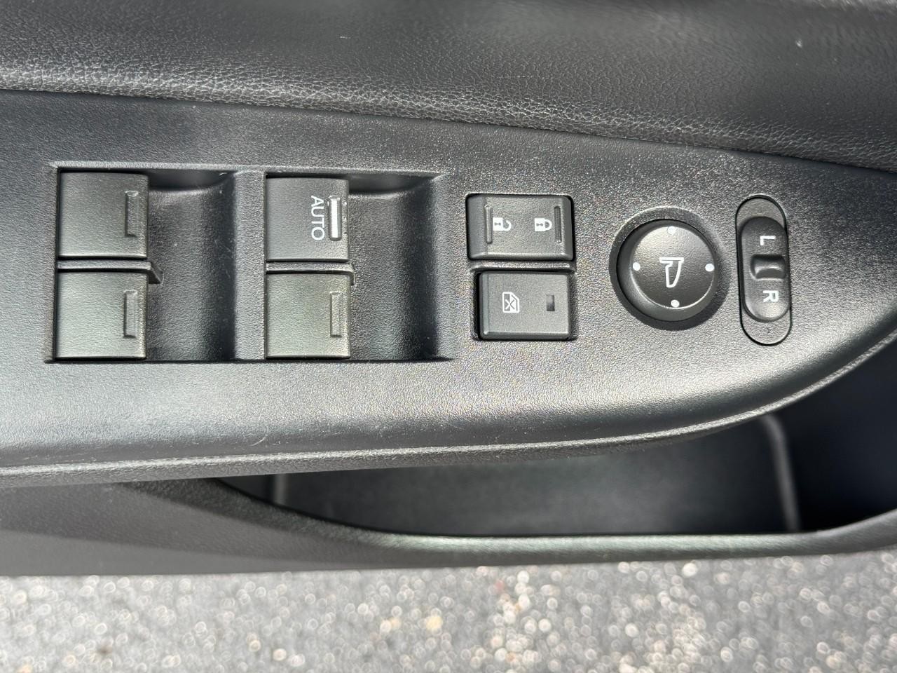 Honda Accord Sedan Vehicle Full-screen Gallery Image 19