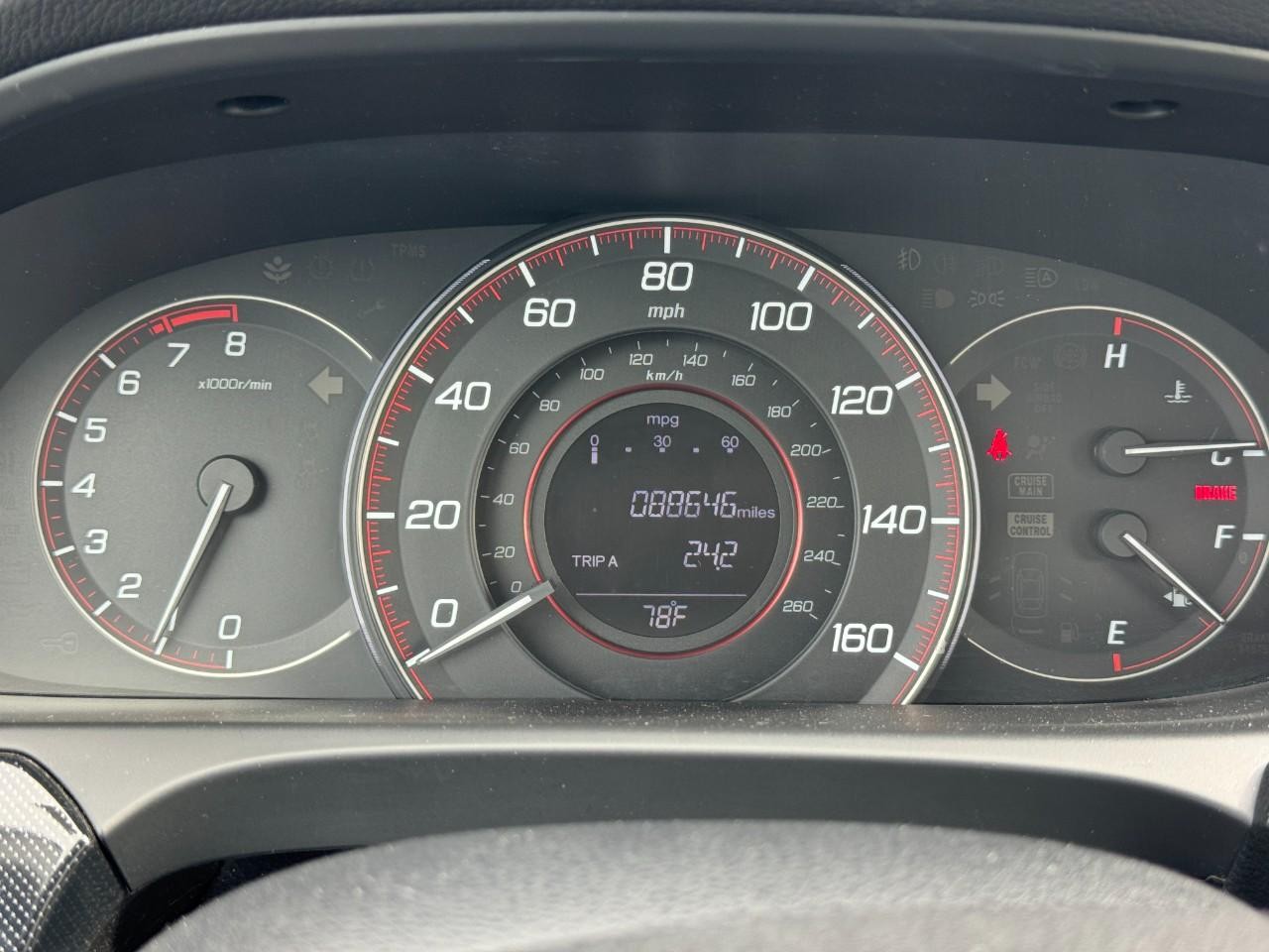 Honda Accord Sedan Vehicle Full-screen Gallery Image 22