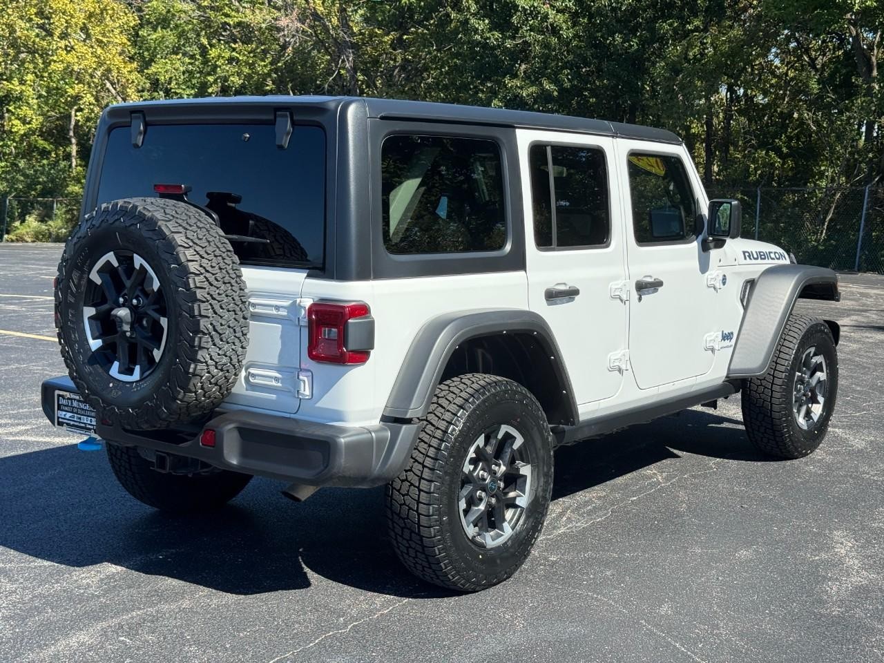 Jeep Wrangler 4xe Vehicle Full-screen Gallery Image 04