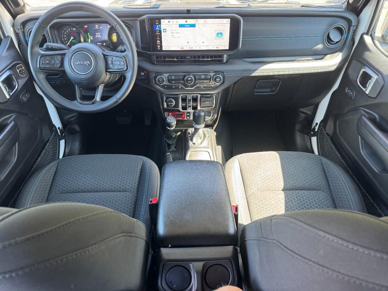 Jeep Wrangler 4xe Vehicle Full-screen Gallery Image 12