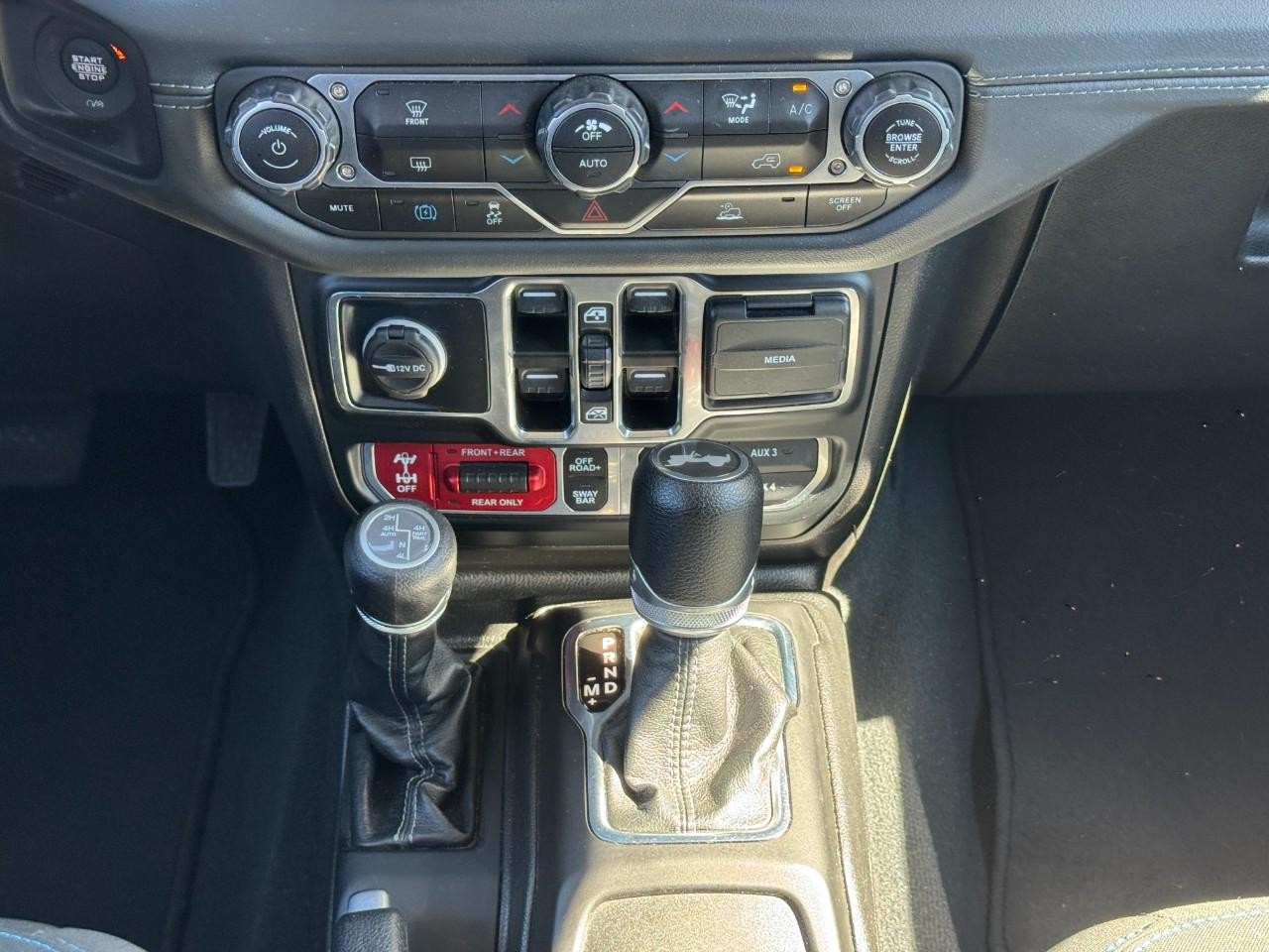 Jeep Wrangler 4xe Vehicle Full-screen Gallery Image 15