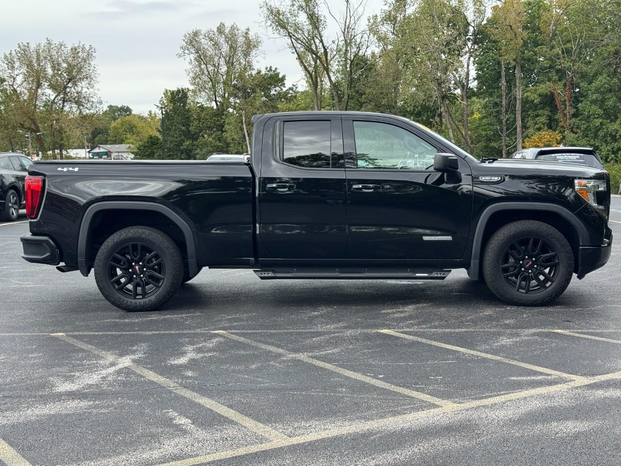 GMC Sierra 1500 Vehicle Full-screen Gallery Image 03