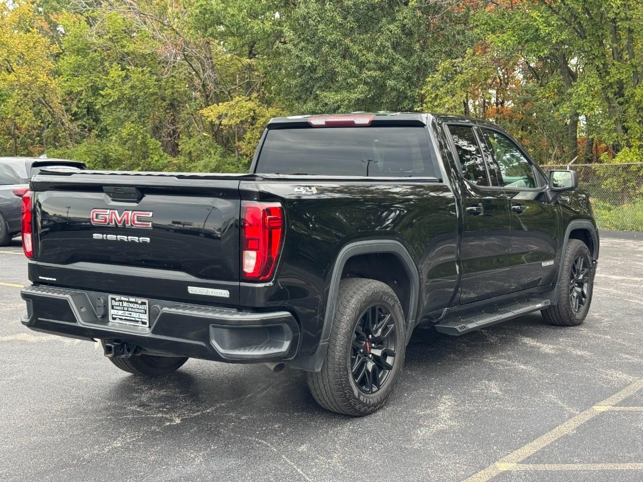 GMC Sierra 1500 Vehicle Full-screen Gallery Image 04