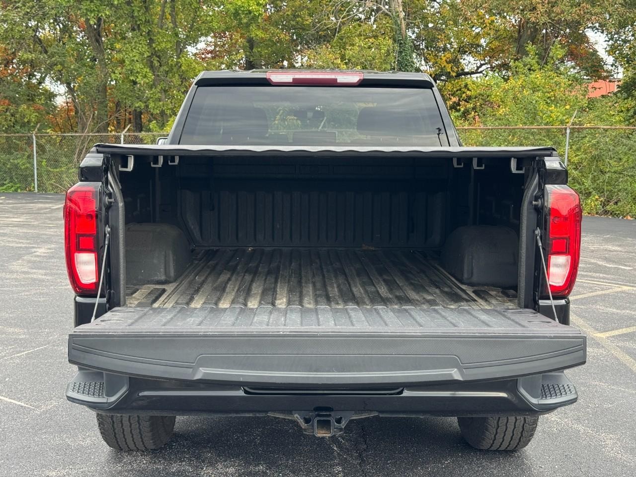 GMC Sierra 1500 Vehicle Full-screen Gallery Image 05