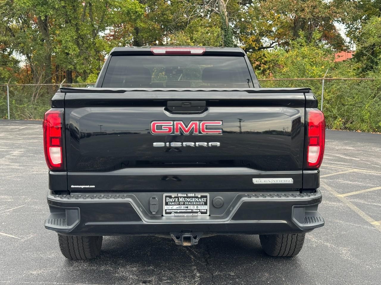 GMC Sierra 1500 Vehicle Full-screen Gallery Image 06