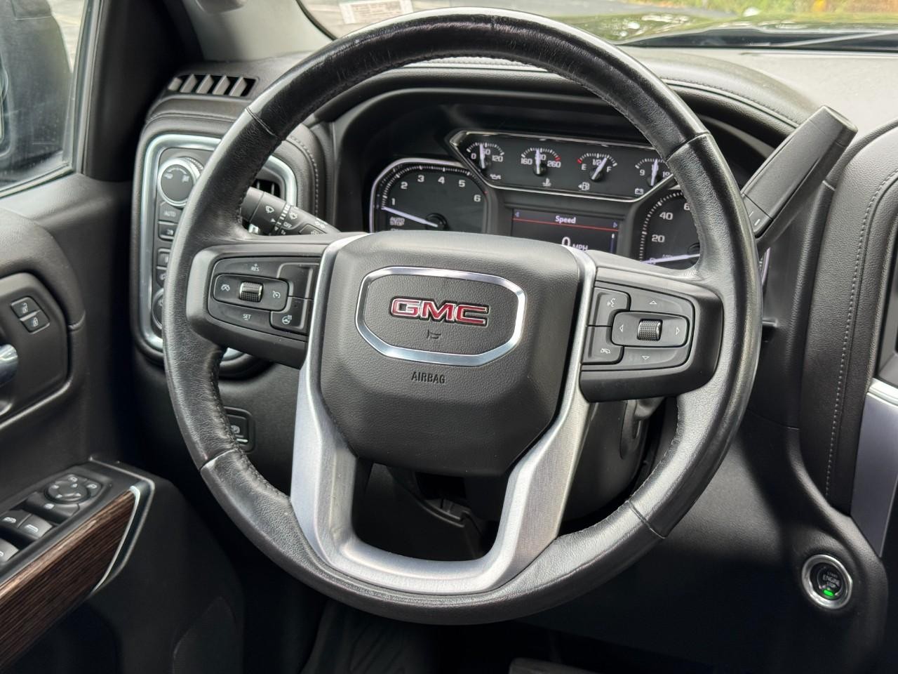 GMC Sierra 1500 Vehicle Full-screen Gallery Image 13