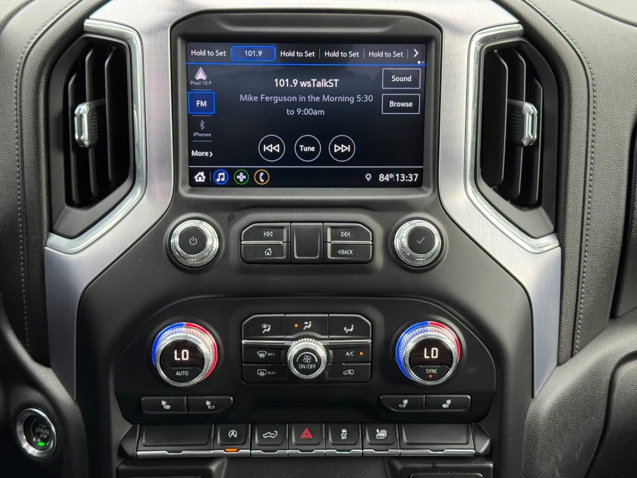 GMC Sierra 1500 Vehicle Full-screen Gallery Image 14