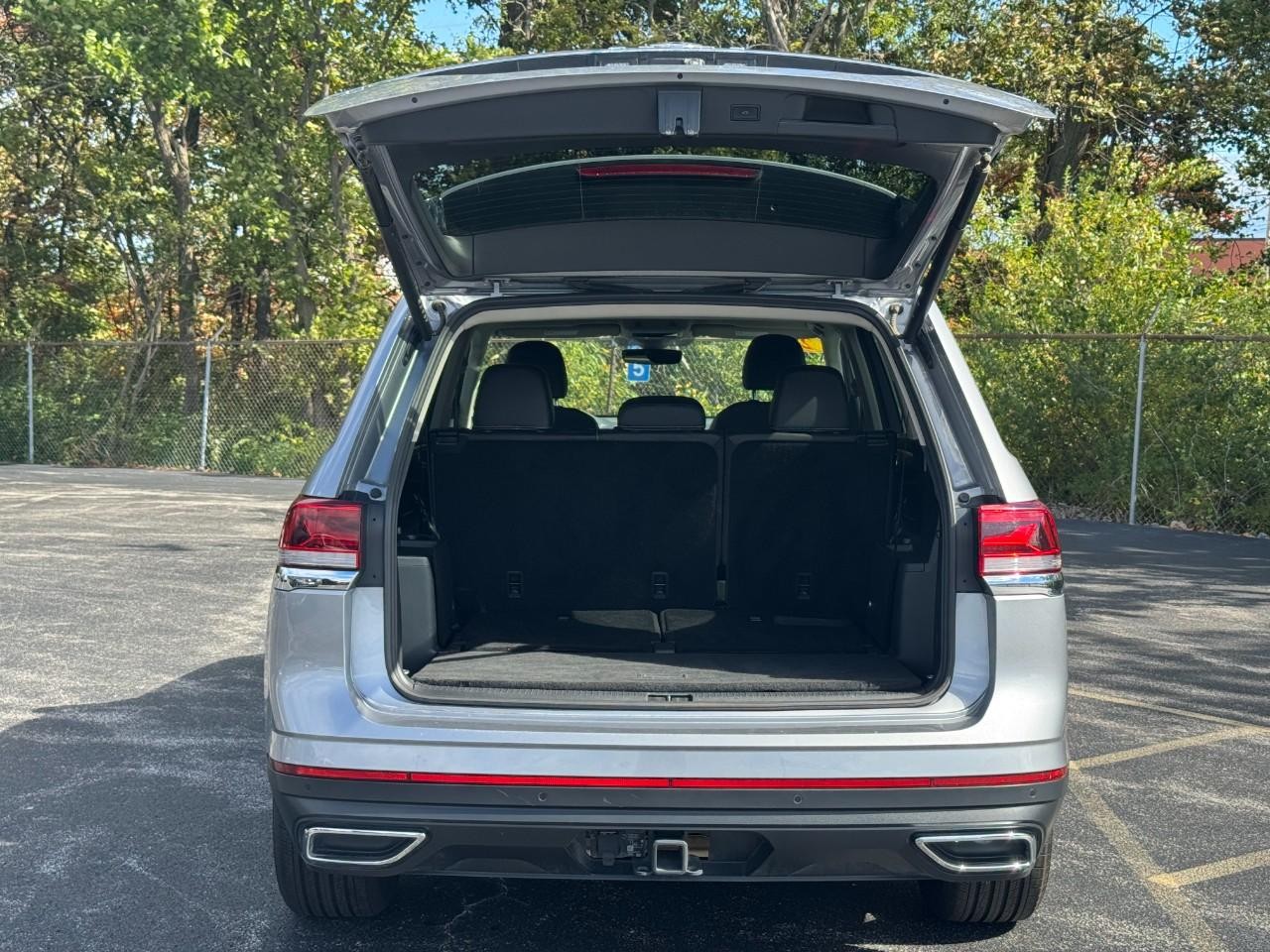 Volkswagen Atlas Vehicle Full-screen Gallery Image 06