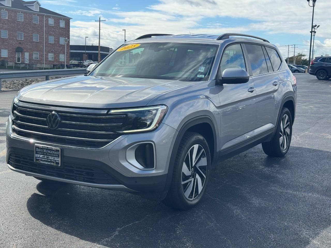 Volkswagen Atlas Vehicle Full-screen Gallery Image 10