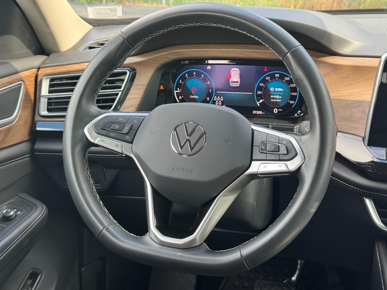 Volkswagen Atlas Vehicle Full-screen Gallery Image 15