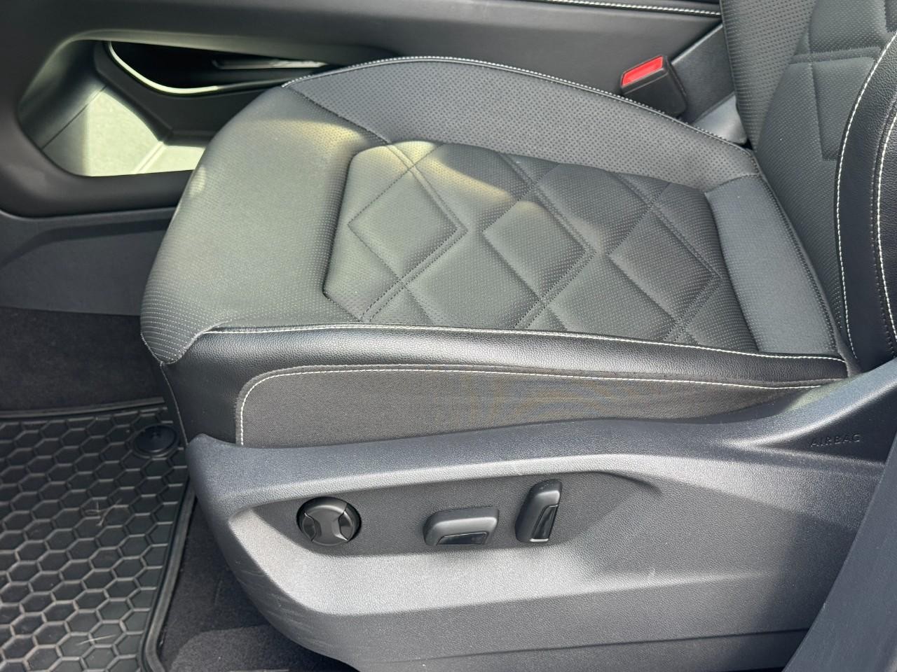 Volkswagen Atlas Vehicle Full-screen Gallery Image 19