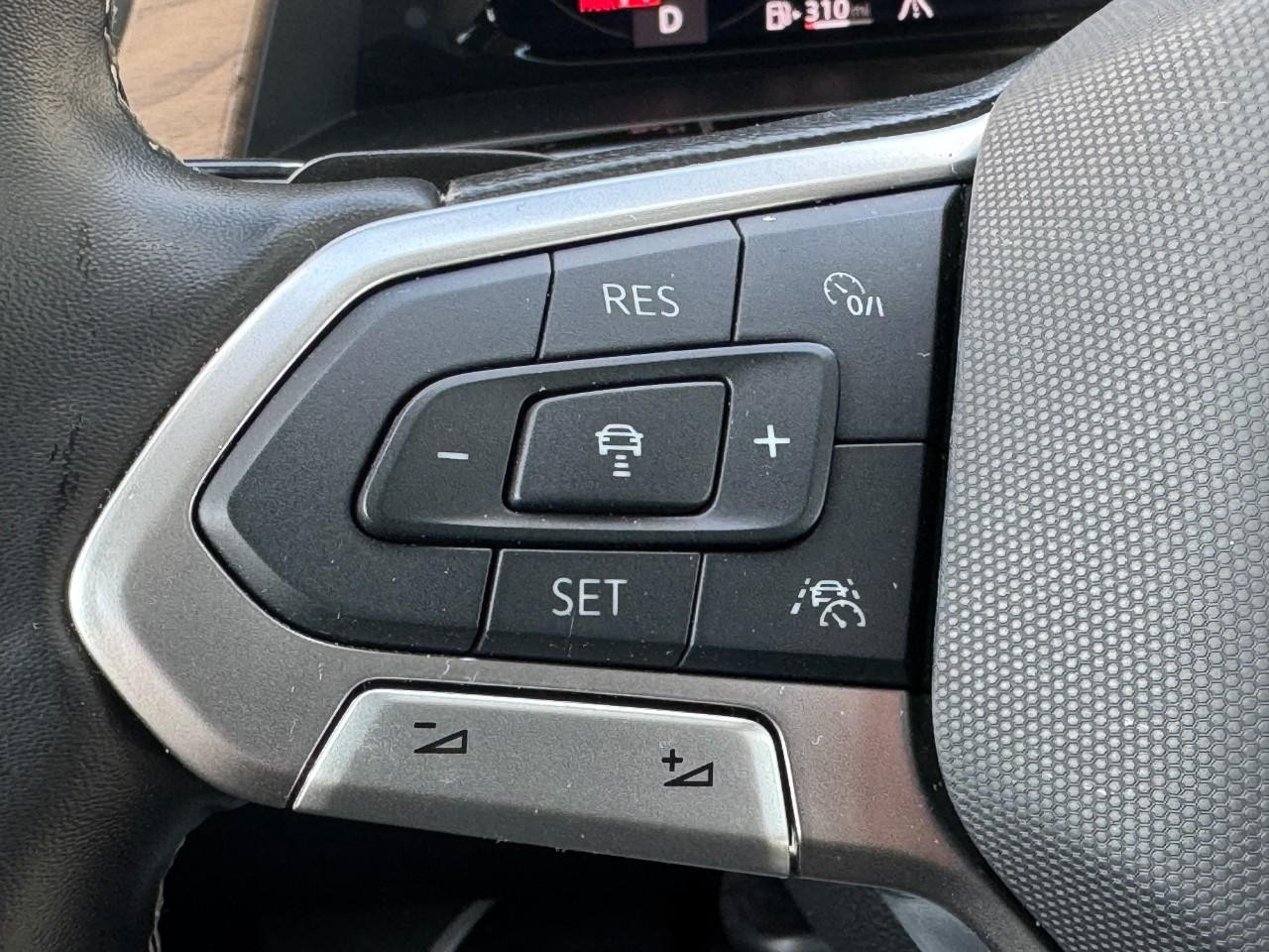 Volkswagen Atlas Vehicle Full-screen Gallery Image 22