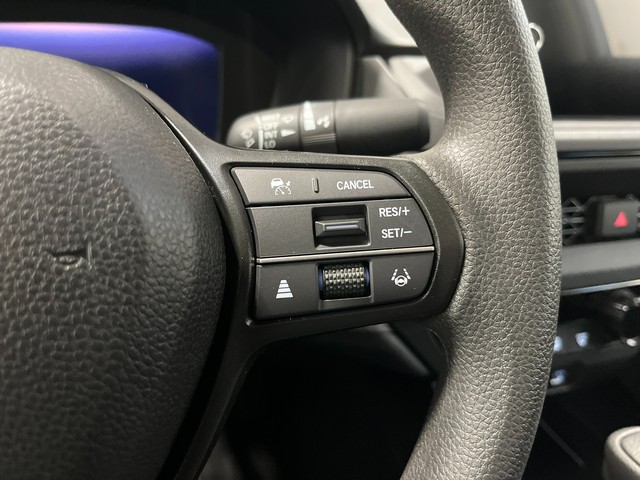 Honda Accord Sedan Vehicle Full-screen Gallery Image 19