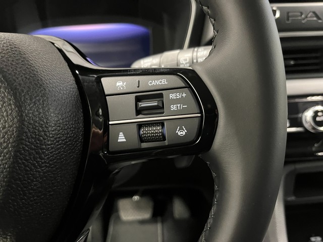 Honda Passport Vehicle Full-screen Gallery Image 19