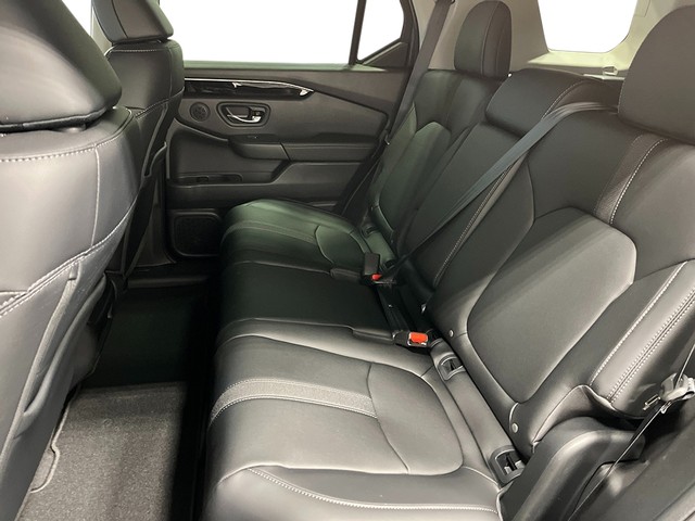 Honda Passport Vehicle Full-screen Gallery Image 24